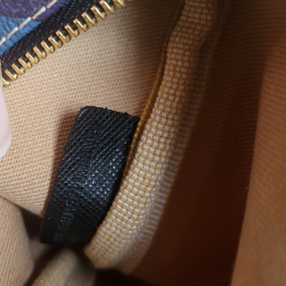 Emilio Pucci Classic Bag w/ Dustbag - Picture 9 of 10